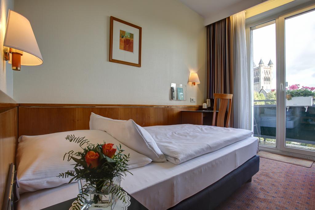 Trip Inn Hotel Esplanade, Duesseldorf Eksteriør billede