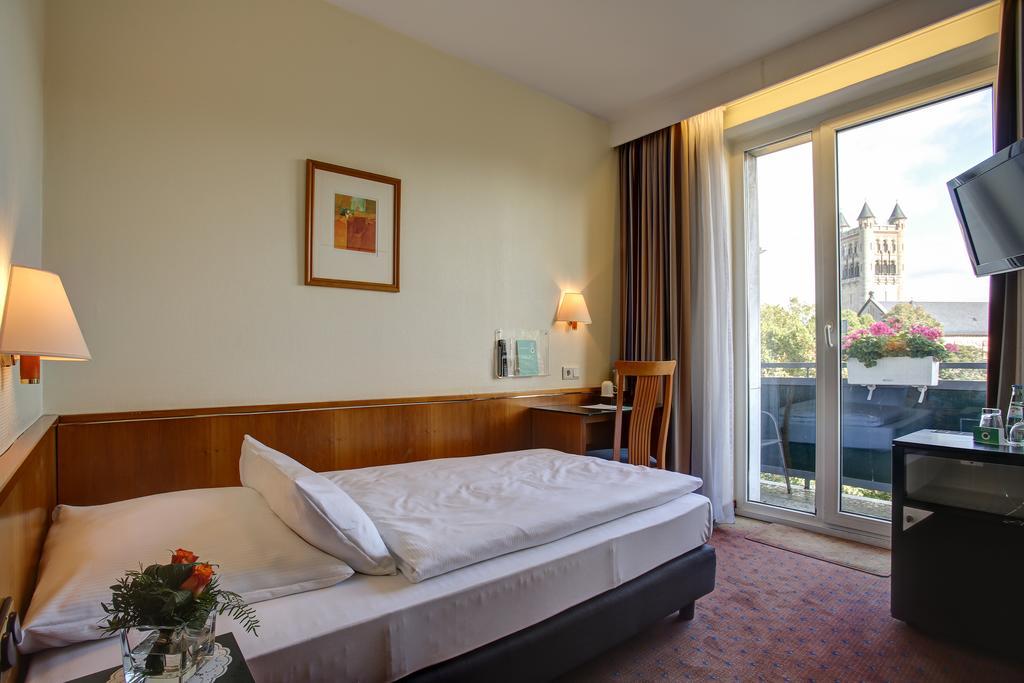 Trip Inn Hotel Esplanade, Duesseldorf Eksteriør billede